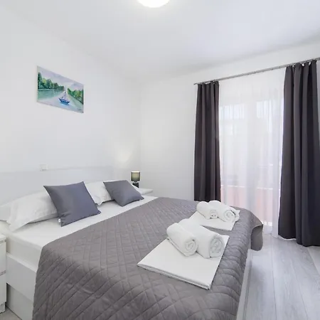 Apartment Deluxe Vucko *