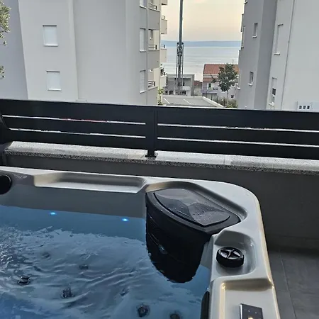 Deluxe Vucko