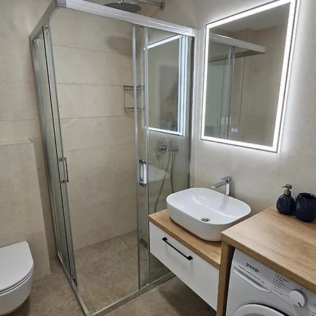 Apartment Deluxe Vucko *