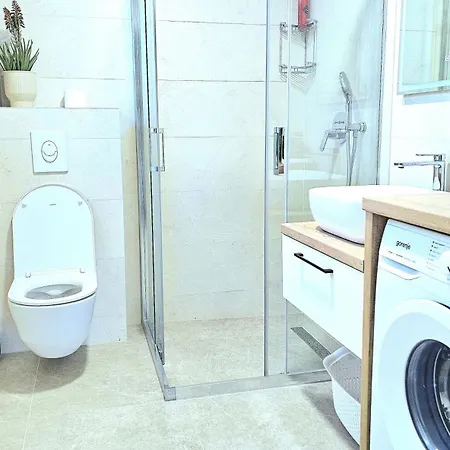 Deluxe Vucko Apartment Makarska