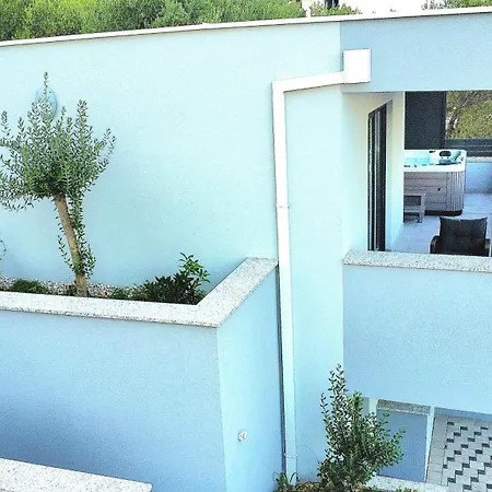 Deluxe Vucko Makarska