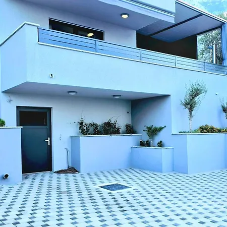 Apartment Deluxe Vucko *