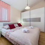Deluxe Vucko Makarska